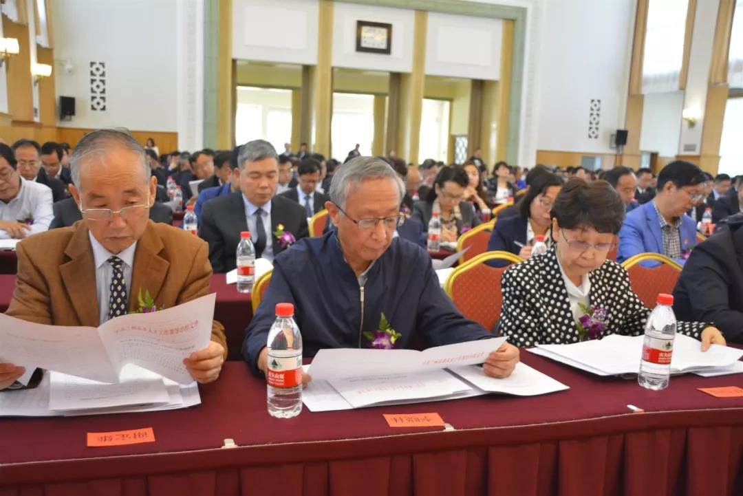 蘭州市人才工作會(huì)議召開，普瑞眼科專家喜獲殊榮