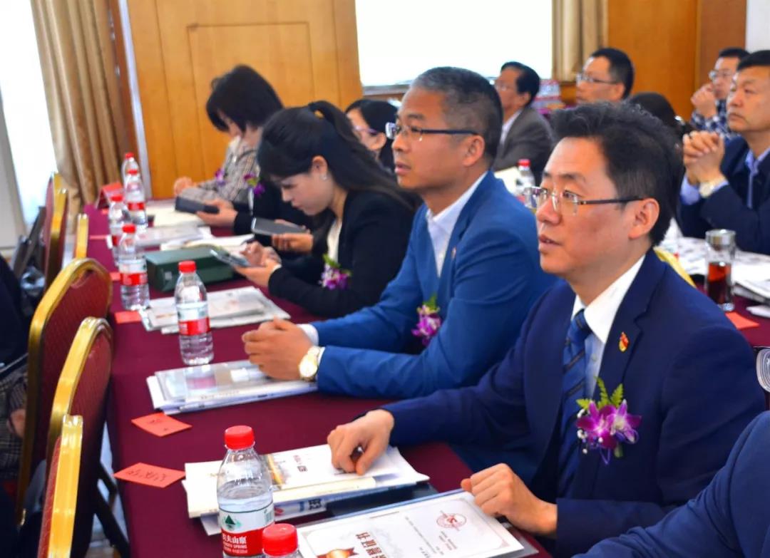 蘭州市人才工作會(huì)議召開，普瑞眼科專家喜獲殊榮