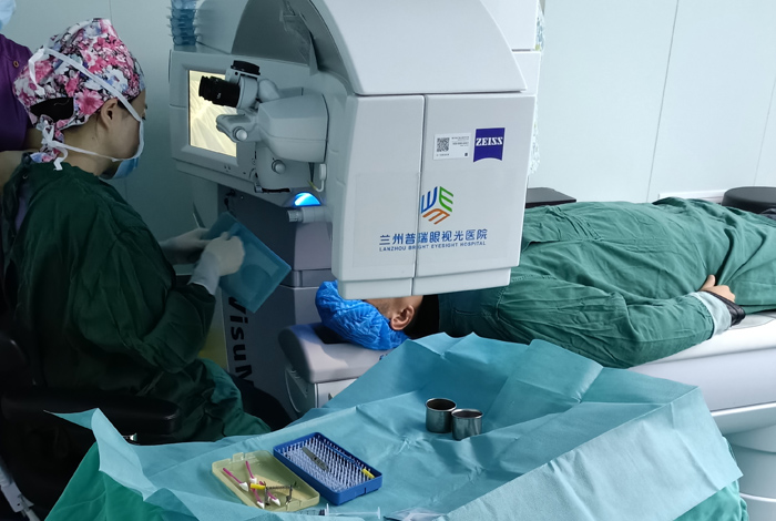 300度近視拖到900度近視，近視手術(shù)是什么感受？