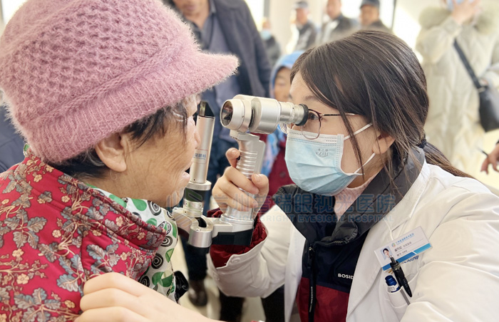 蘭州普瑞眼視光醫(yī)院“迎新春，送溫暖”慰問貧困群眾公益